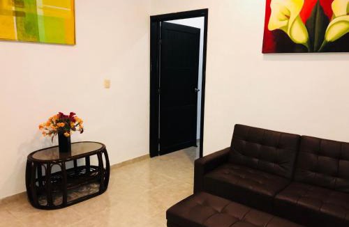Downtown House | 5th Avenue 3 people Balcony Apartment