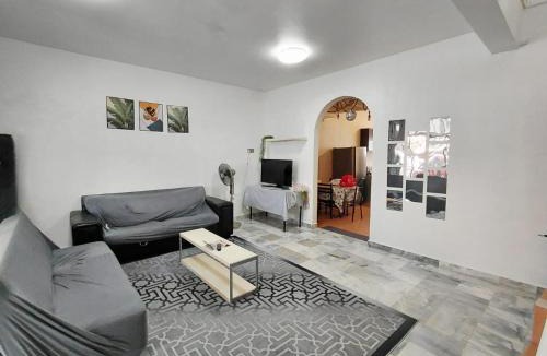 Seremban House | 6537 Homestay Seremban Senawang Musk Ventures Guest House 4R3B 12 Pax