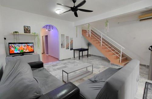 Seremban House | 6537 Homestay Seremban Senawang Musk Ventures Guest House 4R3B 12 Pax
