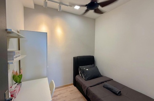 Petaling Jaya Apartment | 6PX Family Connecting Emporis Near Segi, KD & Thomson Hospital