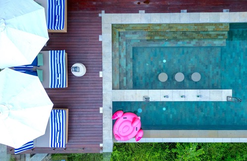 Praya Barat Villa | 7-Bedroom Luxury Pool Residence, Selong Belanak Ocean View, Selong Selo Resort