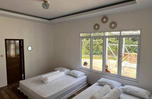 Megamendung Resort | 70 m² Resort ∙ 3 bedrooms ∙ 15 guests