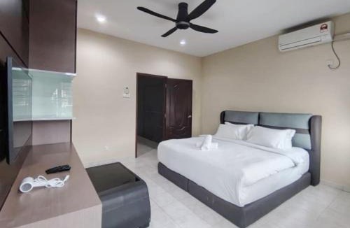 Taman Mount Austin House | 7pax Austin Perdana Family House 10 min to AICCC No Party