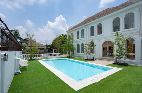 Phasi Charoen Villa | 800 m² Villa ∙ 3 bedrooms ∙ 6 guests