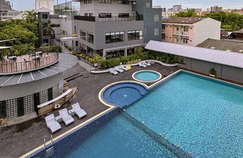 Bang Phlat Hotel | 88 m² Hotel ∙ 2 bedrooms ∙ 7 guests