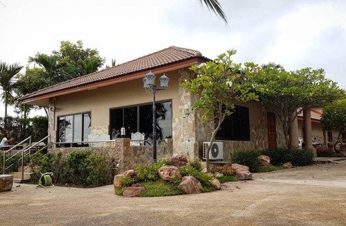 Khlong Khut Resort | 90 m² Resort ∙ 2 bedrooms ∙ 6 guests