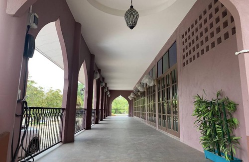 Nakhon Pathom Resort | 90 m² Resort ∙ 8 guests
