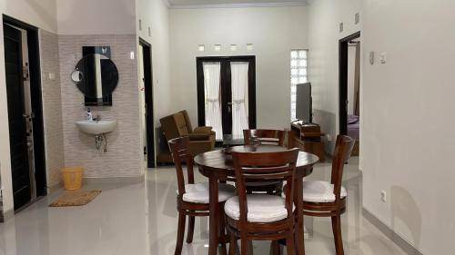 Kalasan House | 97 m² House ∙ 2 bedrooms ∙ 3 guests