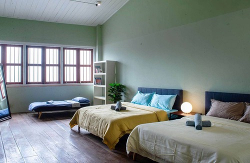 Downtown George Town House | A Cozy & Stylish 1890s Heritage House