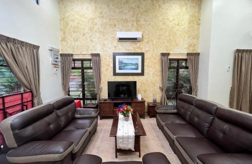 Alor Gajah Villa | A'Famosa Private Pool Villa Lot 931-Fong Homestay