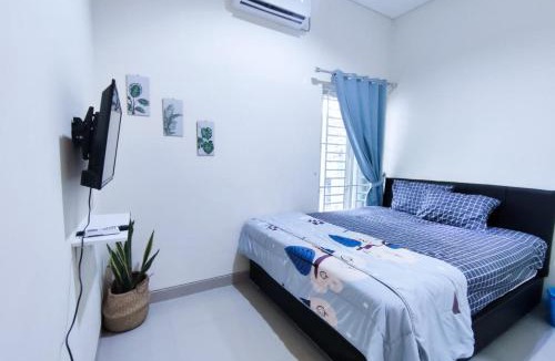 Sedati House | a Homey place near Airport