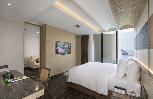 Labuan Bajo Hotel | A Suite Room with Sea View at Labuan Bajo