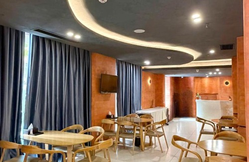 Dich Vong Hotel | A25 Premium Hotel - 31 Trương Công Giai