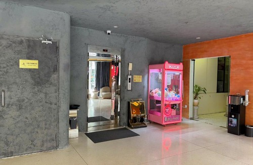 Dich Vong Hotel | A25 Premium Hotel - 31 Trương Công Giai