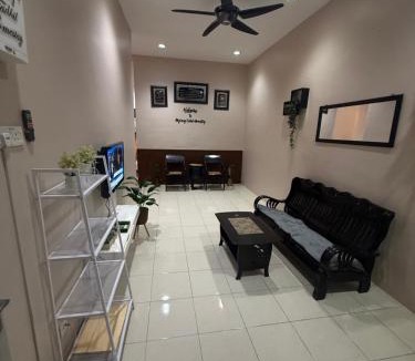 Bandar Mutiara House | Abg Long Fadhil Homestay