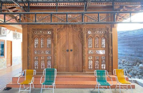 Nganjuk Hotel | Adipura Guesthouse Syariah Mitra RedDoorz near Terminal Nganjuk