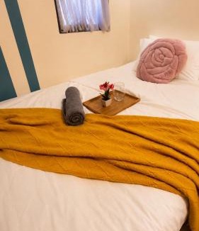 Taman Kolej Perdana Apartment | Aesthetic Cozy 1BR near UTM for 3-4 Pax