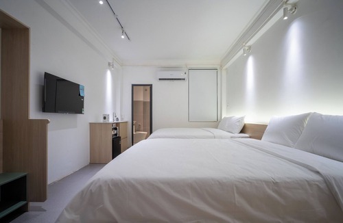 Phuong 6 Apartment | Affordable Chic studio for 4 Guests with AC, WiFi in marvelous Hồ Chí Minh City