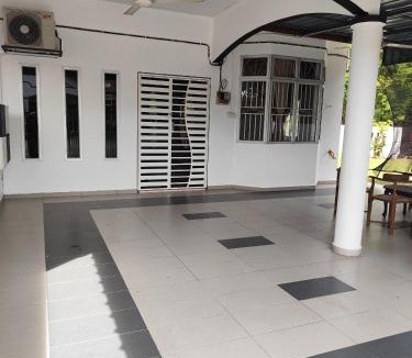 Temerloh Apartment | AHA Homestay Temerloh with 3 bedrooms, 2 toilet