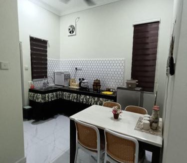 Kampung Sungai Duri House | Airisafiq Homestay