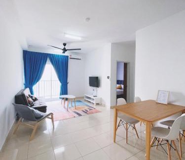 Kota Warisan Apartment | Airport stay Entire 3 BDR Apart, sleeps 4-5 guests, Kota Warisan KLIA