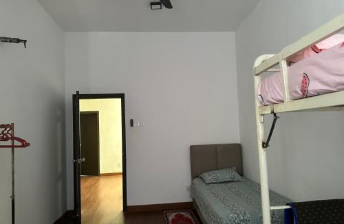 Kuantan House | AJ Homestay @ Kotasas