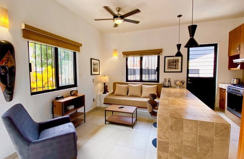 San Antonio Tlayacapan House | Ajijic 1 Bed Guesthouse-Great Location-Patio-Bikes-Pickleball Court-Golf Cart
