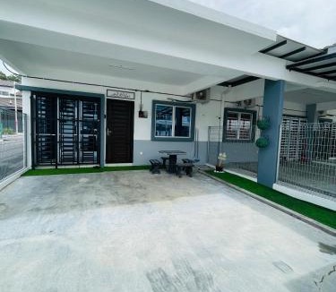 Bota House | Al Ghazali Homestay