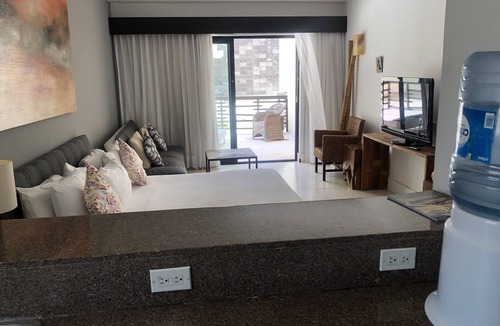 Downtown Apartment | Aldea Thai jr suite. Or Studio By OceanFront for upto 4 pax