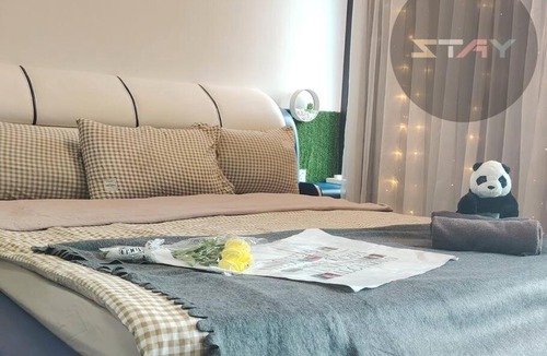 Nusajaya Apartment | Almas Suites Cozy King Bed Studio Netflix By STAY
