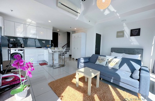 Nusajaya Condo | Almas Suites Puteri Harbour by Stayrene