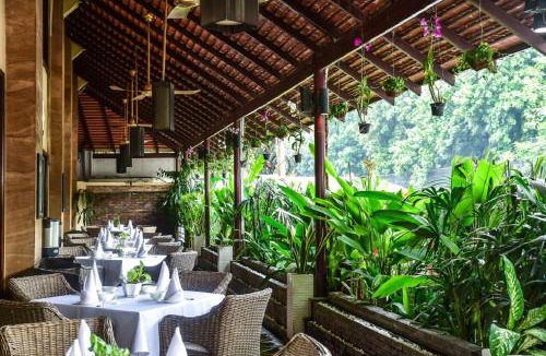 Chamkar Mon Hotel | Almond Hotel Sothearos
