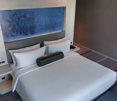 Kebon Sirih Hotel | Aloft Jakarta Wahid Hasyim