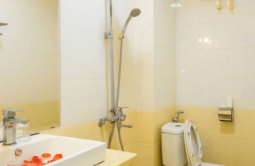 Tay Ho Hotel | Aloha Hotel