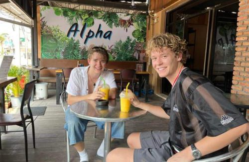 Thab Prik Hostel | ALPHA Hostel Cafe&Bar