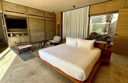 San Jose del Cabo Resort | Amazing, 3br contemporary Acre Resort Hacienda with private pool and hot tub.