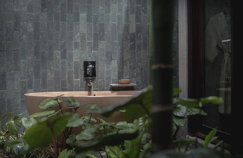 Traeuy Kaoh Hotel | Amber Kampot