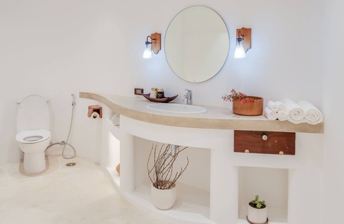 Moo 5 Resort | Ampersand Resort