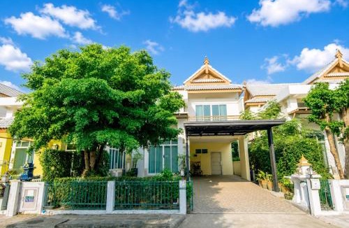 Nong Chom Villa | Amphawan
