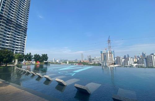 Taman Pertama Apartment | Ancestry 3BR M Vertica MRT Access by RumaBnB