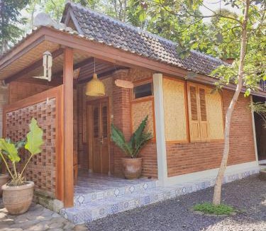 Kajarharjo Resort | Andung Andung Villa and Resto
