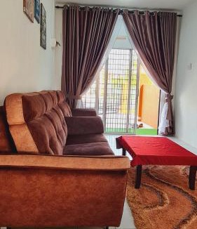 Banting House | Anjung KLIA House 72 With Neflix