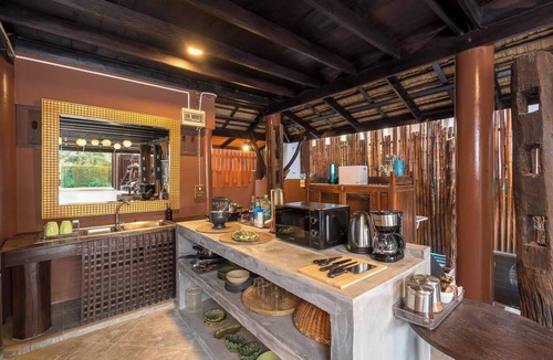 Nong Kae House | AntiqueThai PoolVillaCentre7/11 NightMarket&BBQ