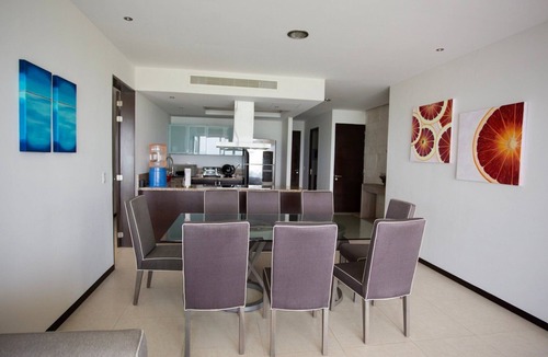 Zona Rio Apartment | Apartment on the beach! Infinity pool