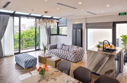 Hai Ba Trung Apartment | Apartments by Vitrine