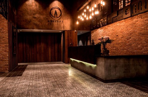 Daun Penh Hotel | Aquarius Hotel and Urban Resort