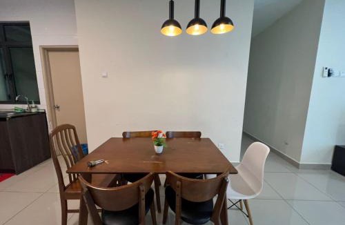 Taman Daya Apartment | Arc austin hill 3room apartment host by Wendy