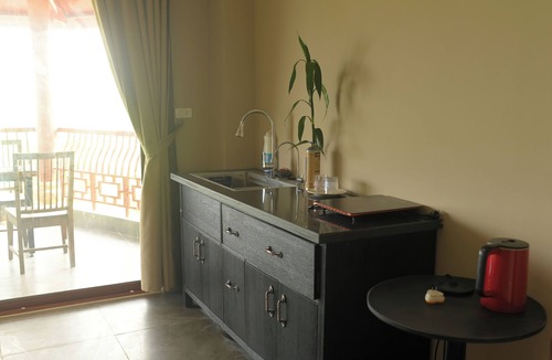 Hoa Lu Resort | Art Rice field Y Van Cac Homestay