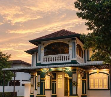 George Town Bed & Breakfast | Arvena Living