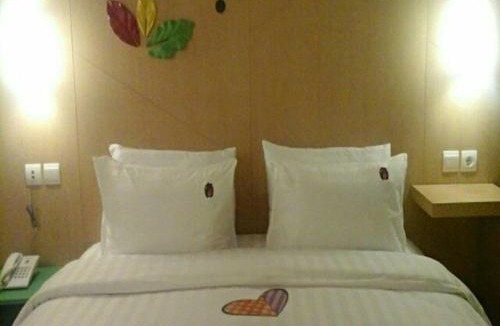 Klojen Hotel | Ascent Hotel & Cafe Malang